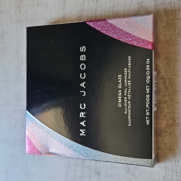 Marc Jacobs O!Mega Glaze in Jet Girl - Picture 3 of 3